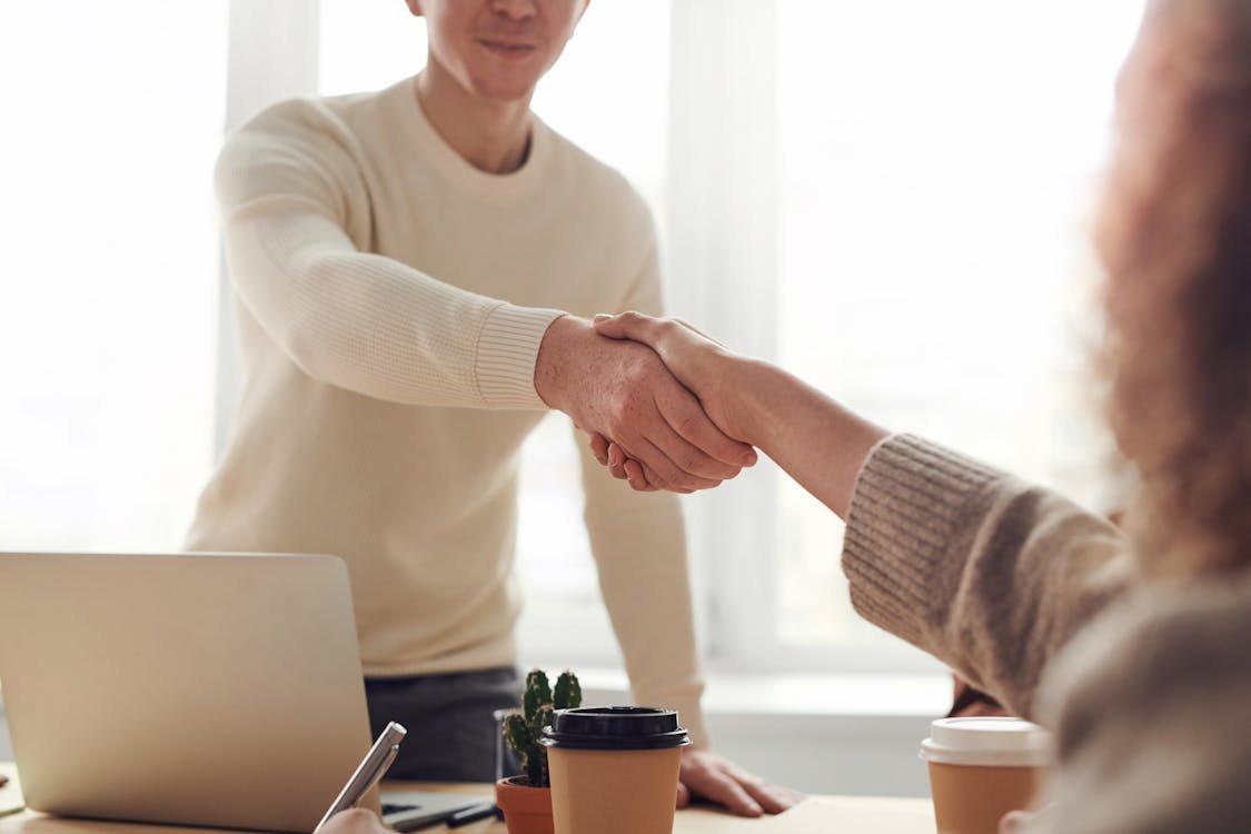 How to Leverage Online Communities to Get Your First Users